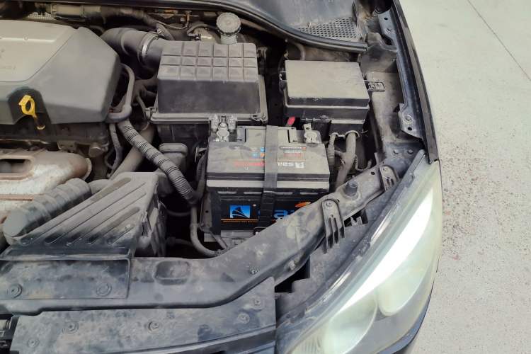 Used Roewe 350 2013 350S 1.5L Manual Xunchi Edition Engine Bay Left
