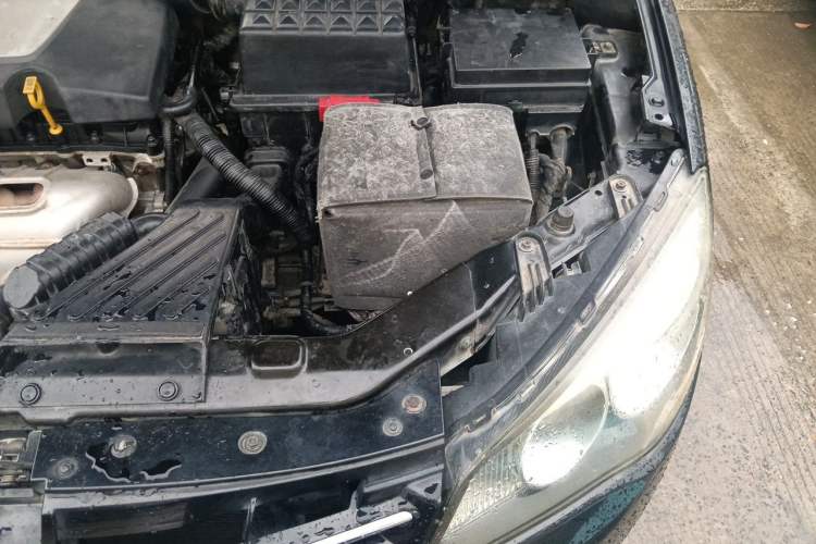 Used Roewe 350 2013 350C 1.5L Manual Swift Edition Engine Bay Left