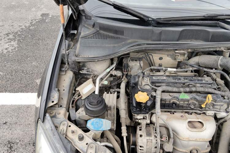 Used Roewe 350 2013 350S 1.5L Manual Xunchi Edition Engine Bay Right