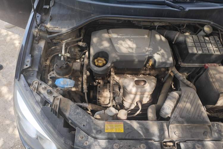 Used Roewe 350 2013 350C 1.5L Automatic Xunyue Edition Engine Bay Right