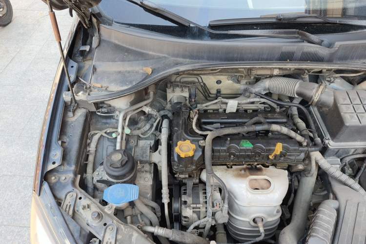 Used Roewe 350 2013 350S 1.5L Manual Xunchi Edition Engine Bay Right