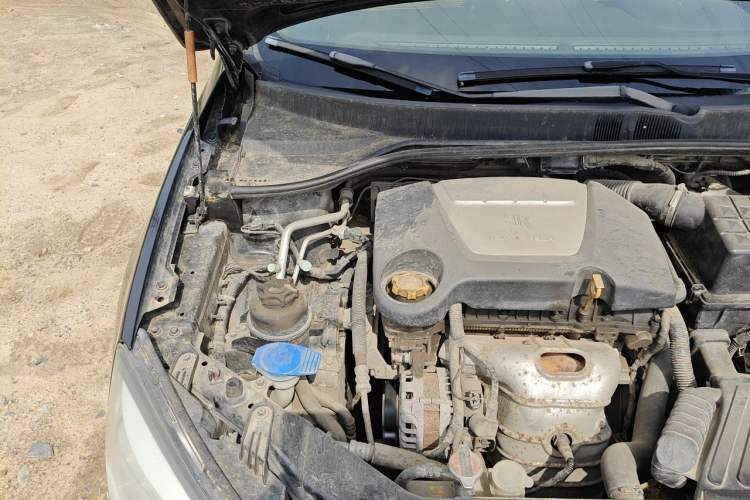 Used Roewe 350 2013 350C 1.5L Manual Swift Edition Engine Bay Right