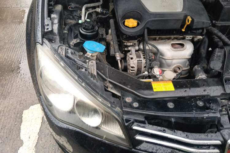 Used Roewe 350 2013 350C 1.5L Manual Swift Edition Engine Bay Right