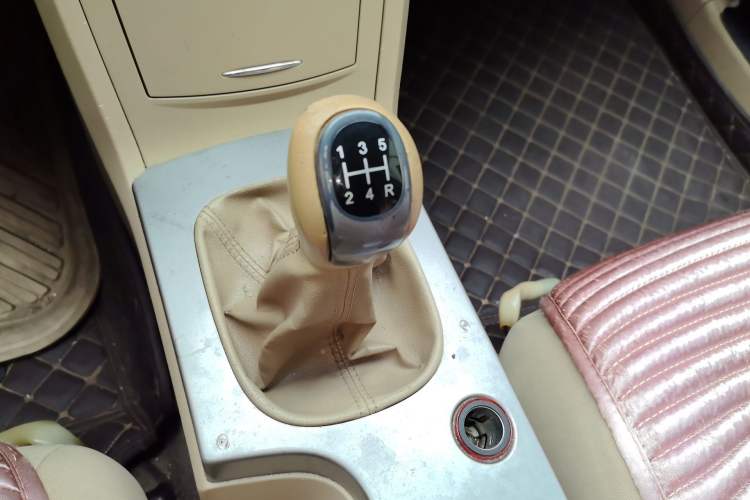 Used Roewe 350 2013 350S 1.5L Manual Xunchi Edition Gear Lever