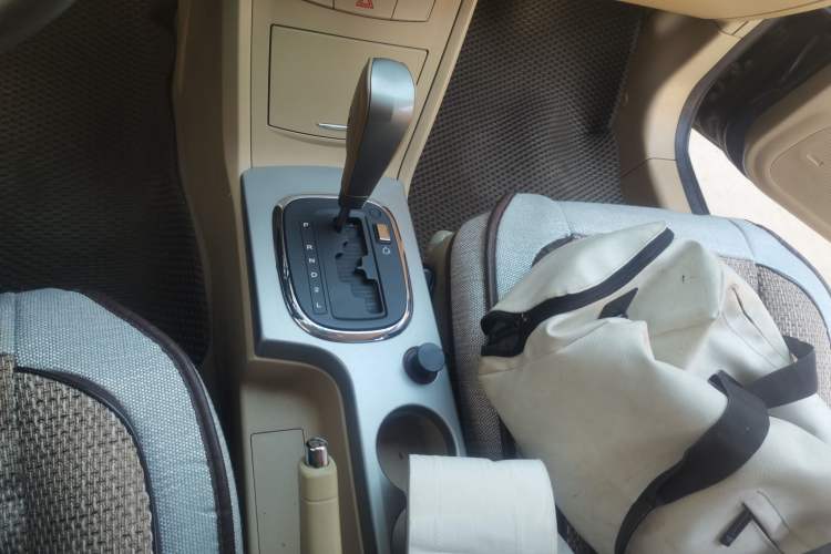 Used Roewe 350 2013 350S 1.5L Automatic Xunda Edition Gear Lever
