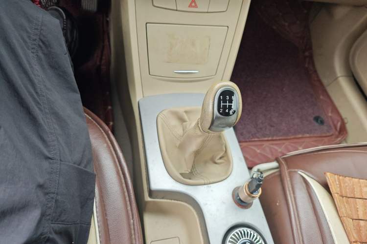 Used Roewe 350 2013 350S 1.5L Manual Xunchi Edition Gear Lever