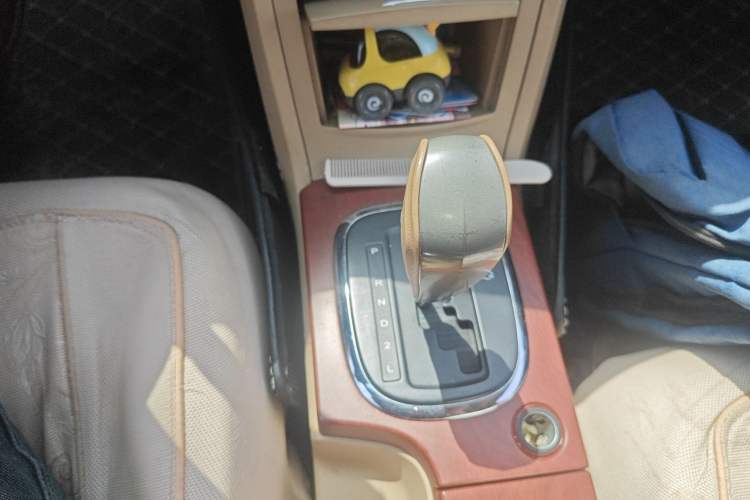 Used Roewe 350 2013 350C 1.5L Automatic Xunyue Edition Gear Lever