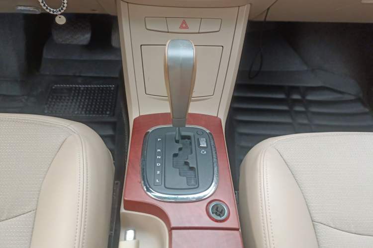 Used Roewe 350 2013 350C 1.5L Automatic Xunyue Edition Gear Lever