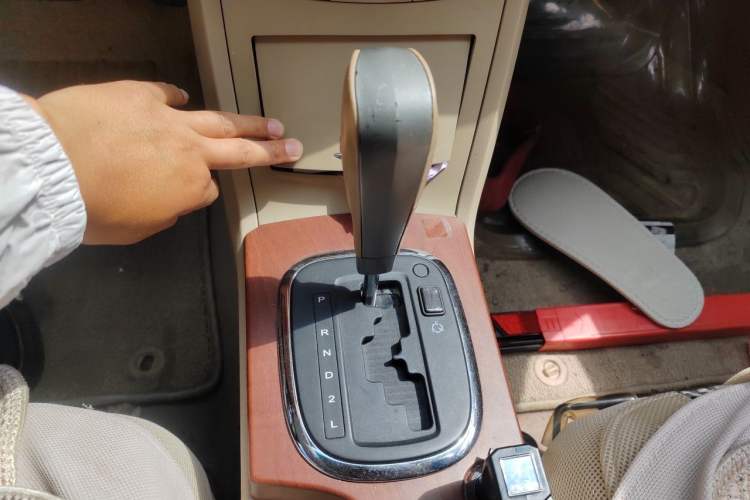 Used Roewe 350 2013 350C 1.5L Automatic Xunyue Edition Gear Lever