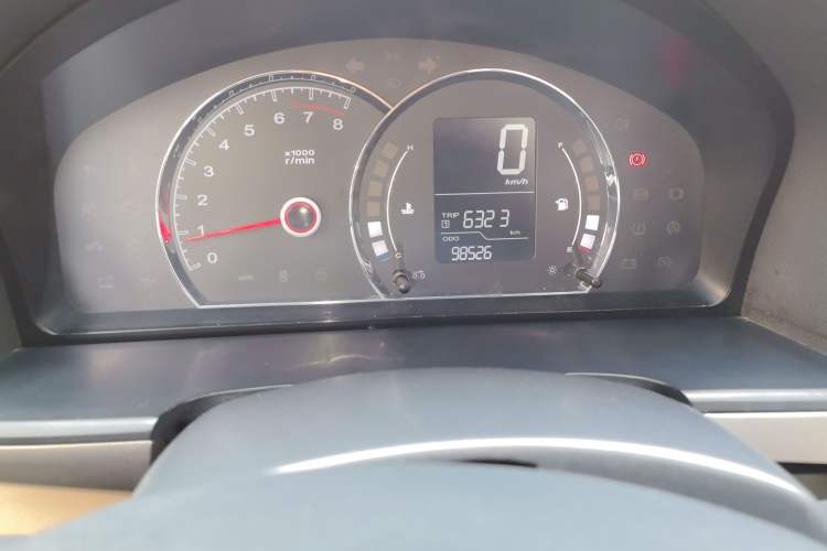 Used Roewe 350 2013 350S 1.5L Manual Xunchi Edition Odometer Close Up