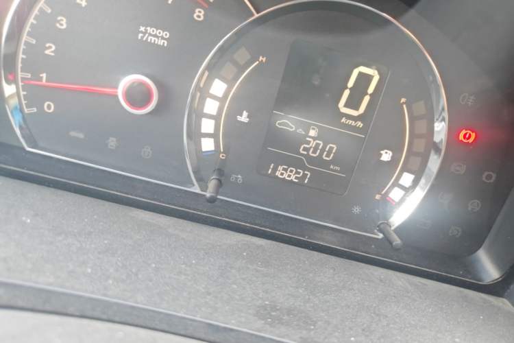 Used Roewe 350 2013 350S 1.5L Manual Xunchi Edition Odometer Close Up