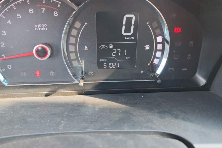 Used Roewe 350 2013 350S 1.5L Manual Xunchi Edition Odometer Close Up