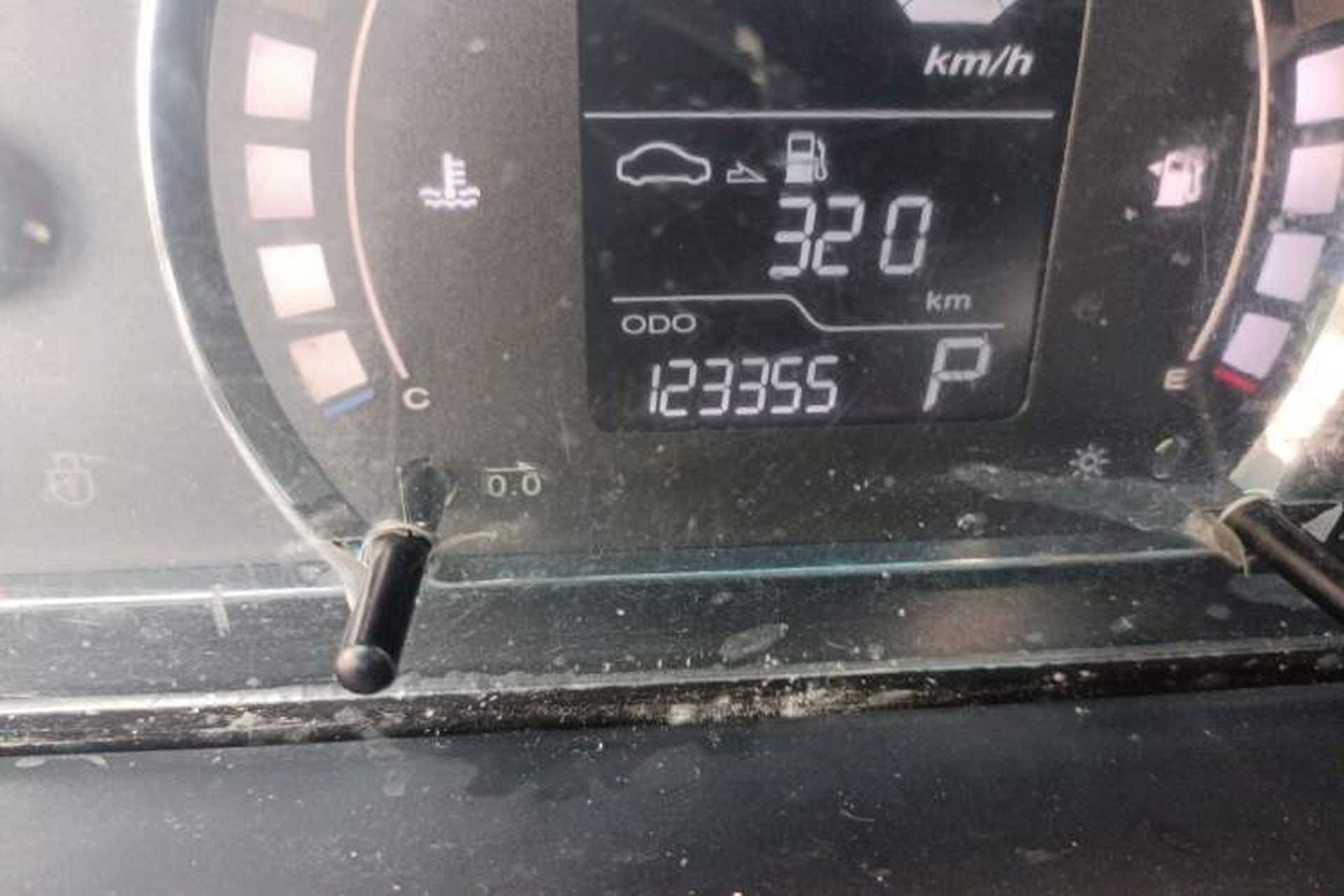 Used Roewe 350 2013 350S 1.5L Automatic Xunda Edition Odometer Close Up