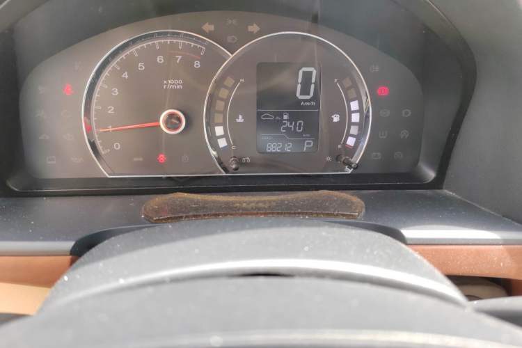 Used Roewe 350 2013 350C 1.5L Automatic Xunyue Edition Odometer Close Up