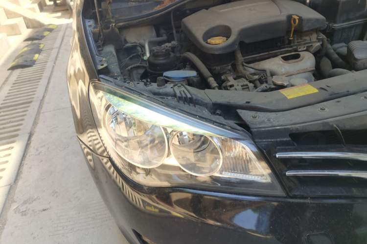 Used Roewe 350 2013 350S 1.5L Automatic Xunda Edition Right Front Headlight