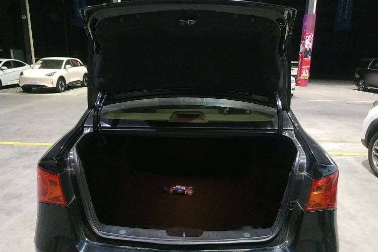 Used Roewe 350 2013 350S 1.5L Manual Xunchi Edition Trunk