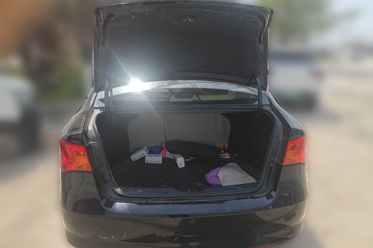 Used Roewe 350 2013 350C 1.5L Automatic Xunyue Edition Trunk