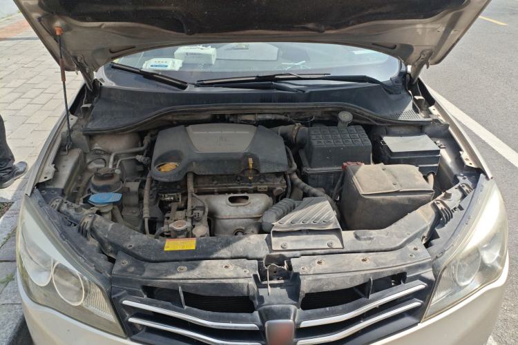 Used Roewe 350 2013 350C 1.5L Manual Swift Edition Engine Bay