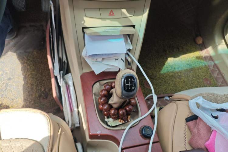 Used Roewe 350 2013 350C 1.5L Manual Swift Edition Gear Lever