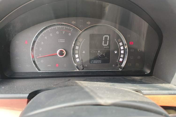 Used Roewe 350 2013 350C 1.5L Manual Swift Edition Odometer Close Up