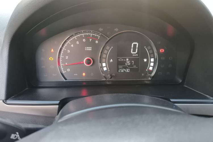 Used Roewe 350 2013 350S 1.5L Manual Xunchi Edition Odometer Close Up
