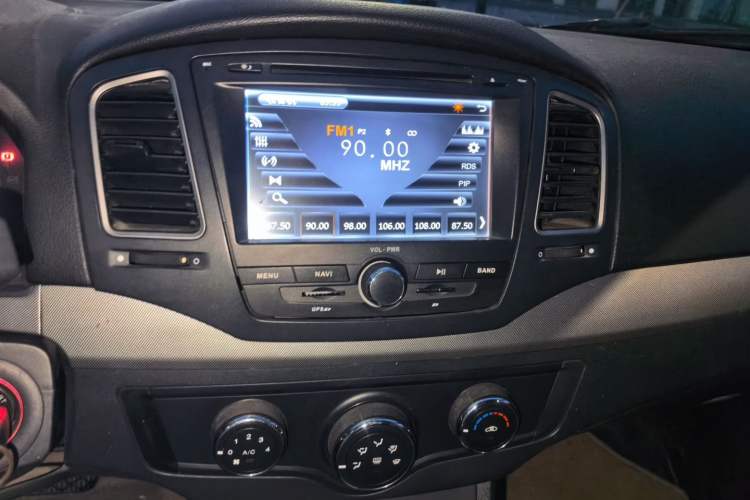 Used Roewe 350 2013 350C 1.5L Automatic Xunyue Edition Audio And AC Panel