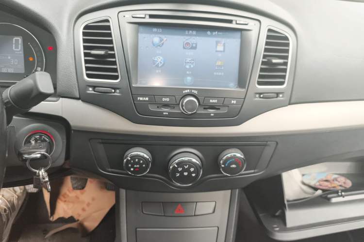 Used Roewe 350 2013 350S 1.5L Manual Xunchi Edition Audio And AC Panel