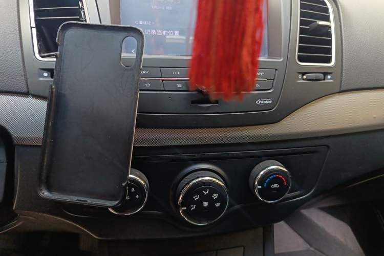 Used Roewe 350 2013 350C 1.5L Automatic Xunyue Edition Audio And AC Panel