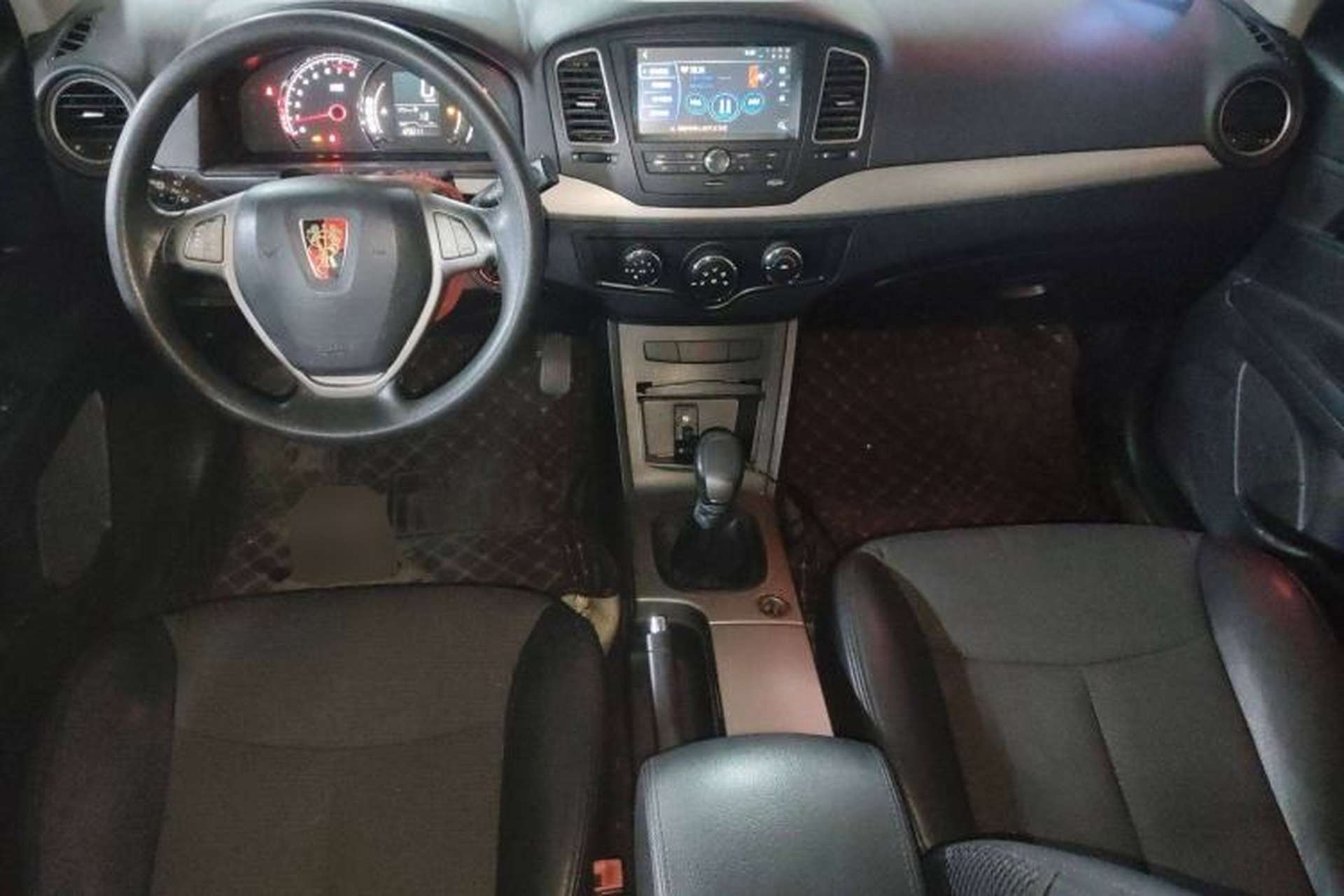 Used Roewe 350 2013 350C 1.5L Manual Swift Edition Center Console