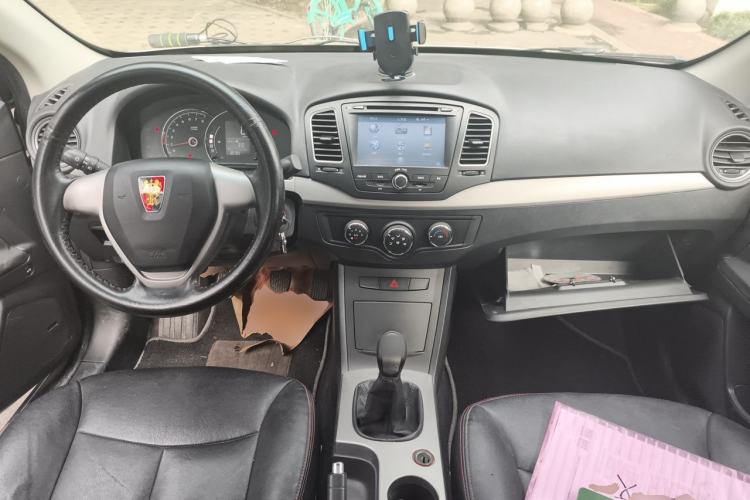 Used Roewe 350 2013 350S 1.5L Manual Xunchi Edition Center Console
