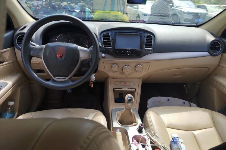 Used Roewe 350 2013 350S 1.5L Manual Xunchi Edition Center Console