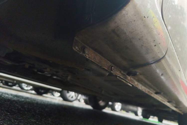 Used Roewe 350 2013 350S 1.5L Automatic Xunda Edition Chassis Front Left