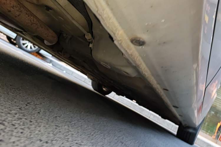 Used Roewe 350 2013 350C 1.5L Automatic Xunyue Edition Chassis Rear Right