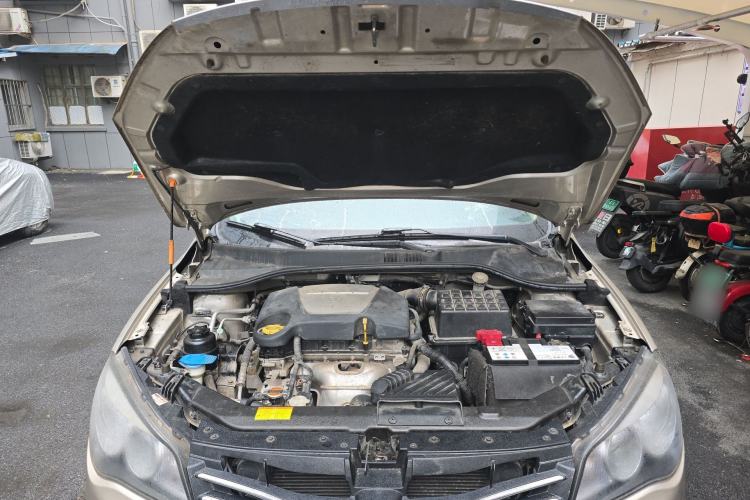 Used Roewe 350 2013 350C 1.5L Manual Swift Edition Engine Bay