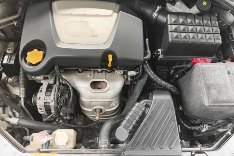 Used Roewe 350 2013 350S 1.5L Manual Xunchi Edition Engine Bay