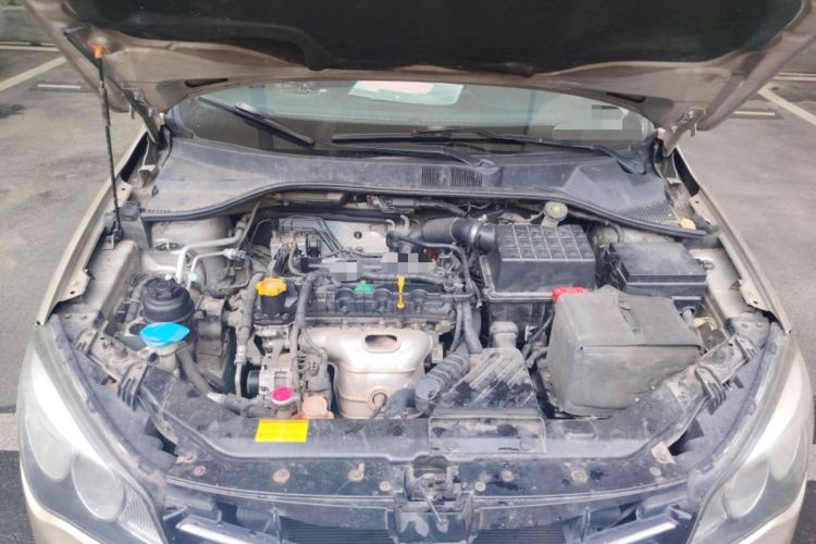 Used Roewe 350 2013 350S 1.5L Manual Xunchi Edition Engine Bay