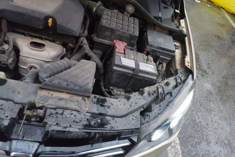 Used Roewe 350 2013 350S 1.5L Automatic Xunda Edition Engine Bay Left