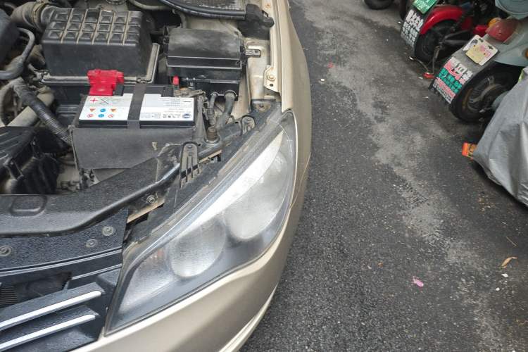 Used Roewe 350 2013 350C 1.5L Manual Swift Edition Engine Bay Left