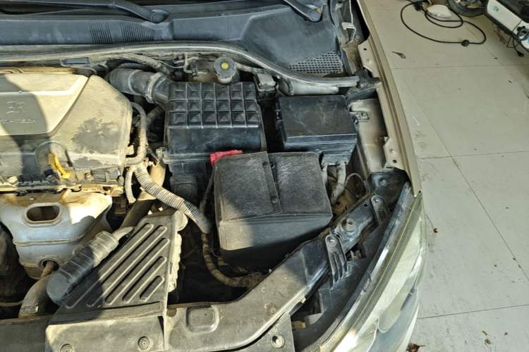 Used Roewe 350 2013 350S 1.5L Automatic Xunda Edition Engine Bay Left