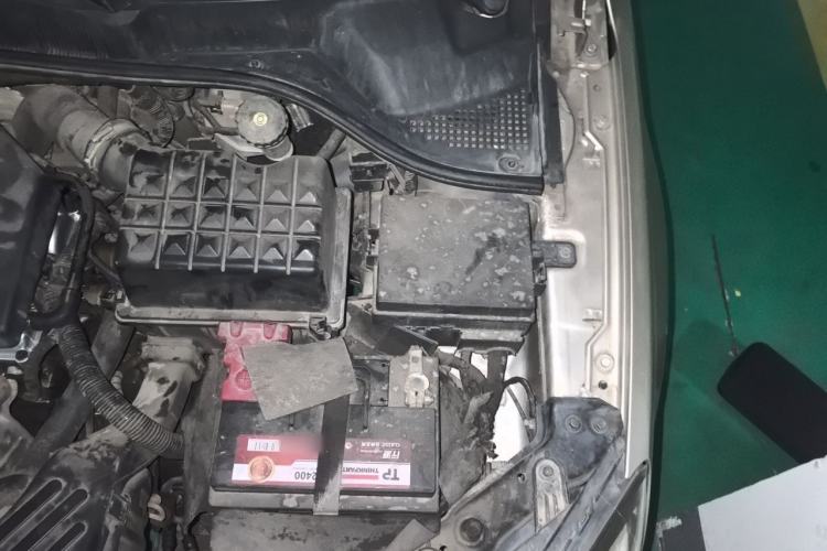 Used Roewe 350 2013 350C 1.5L Automatic Xunyue Edition Engine Bay Left