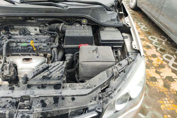 Used Roewe 350 2013 350S 1.5L Manual Xunchi Edition Engine Bay Left