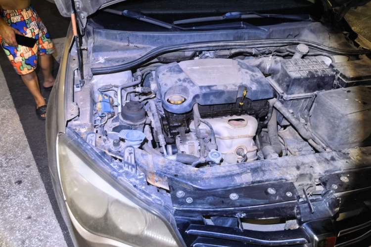 Used Roewe 350 2013 350C 1.5L Automatic Xunyue Edition Engine Bay Right