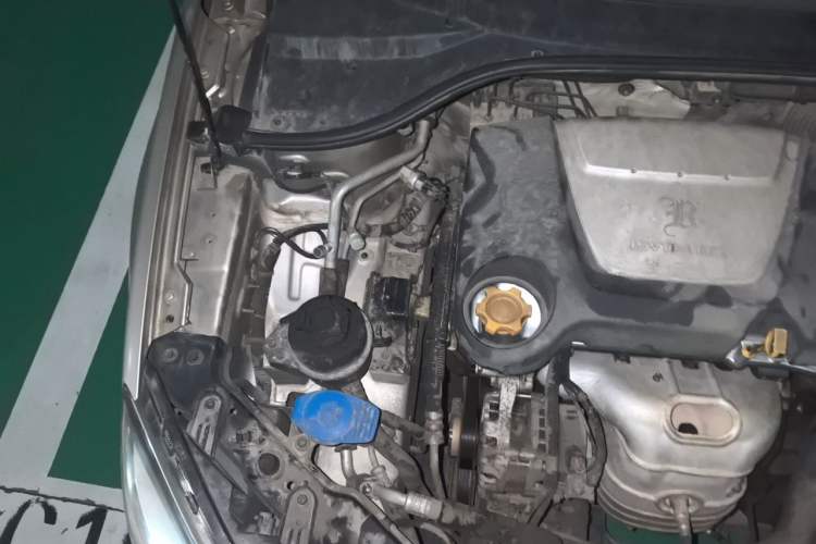 Used Roewe 350 2013 350C 1.5L Automatic Xunyue Edition Engine Bay Right