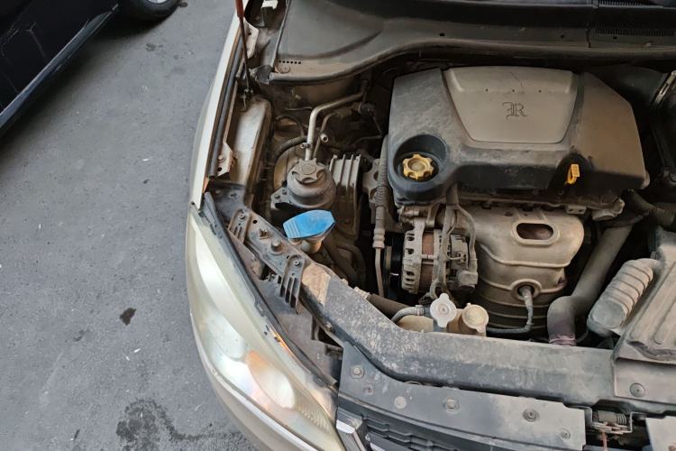 Used Roewe 350 2013 350C 1.5L Automatic Xunyue Edition Engine Bay Right