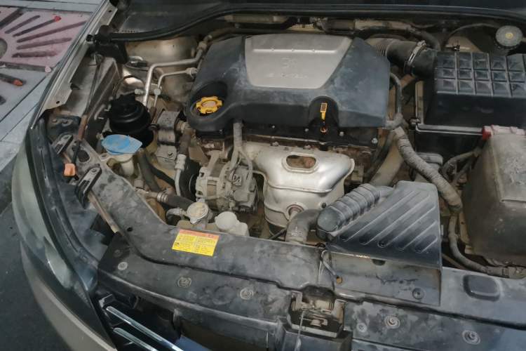 Used Roewe 350 2013 350S 1.5L Manual Xunchi Edition Engine Bay Right