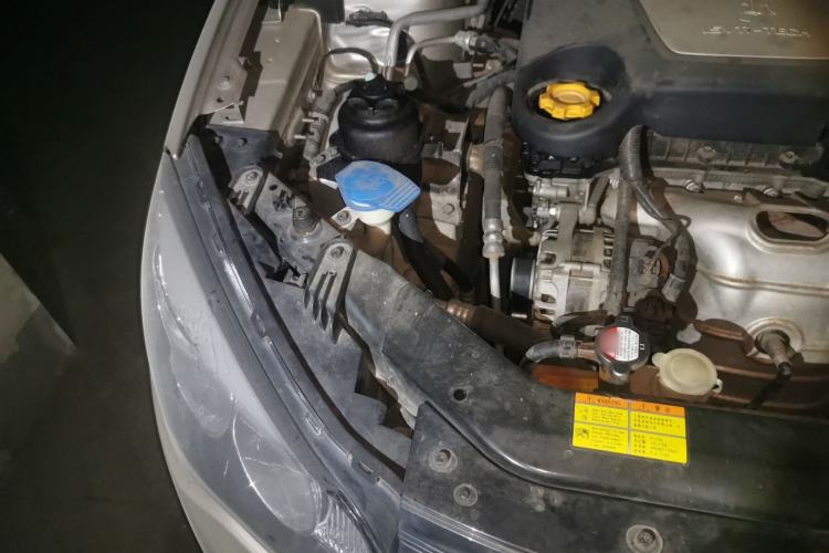 Used Roewe 350 2013 350S 1.5L Manual Xunchi Edition Engine Bay Right