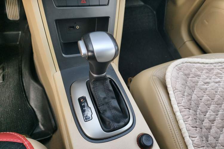 Used Roewe 350 2013 350S 1.5L Automatic Xunda Edition Gear Lever