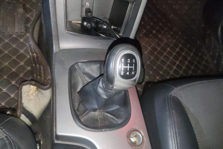 Used Roewe 350 2013 350C 1.5L Manual Swift Edition Gear Lever