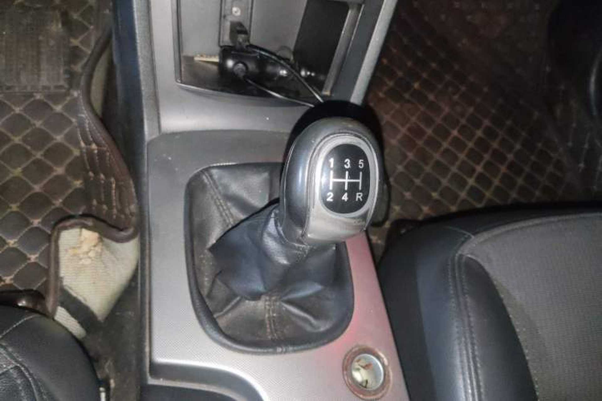 Used Roewe 350 2013 350C 1.5L Manual Swift Edition Gear Lever