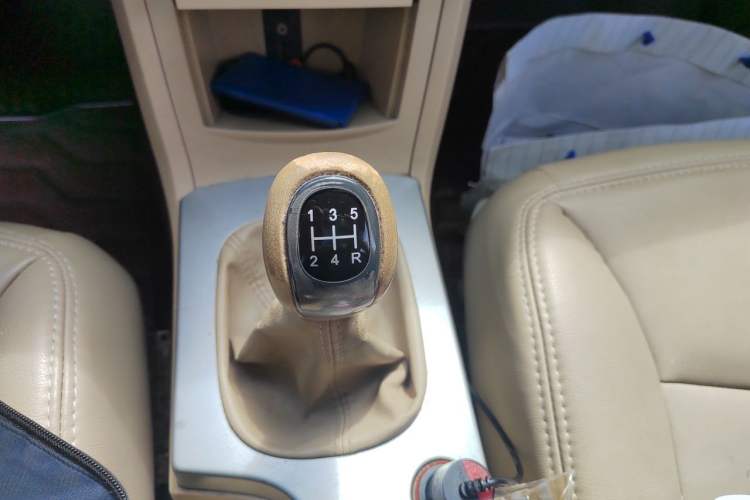 Used Roewe 350 2013 350S 1.5L Manual Xunchi Edition Gear Lever